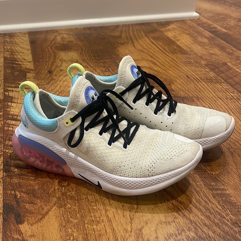 Nike Tennis Shoes